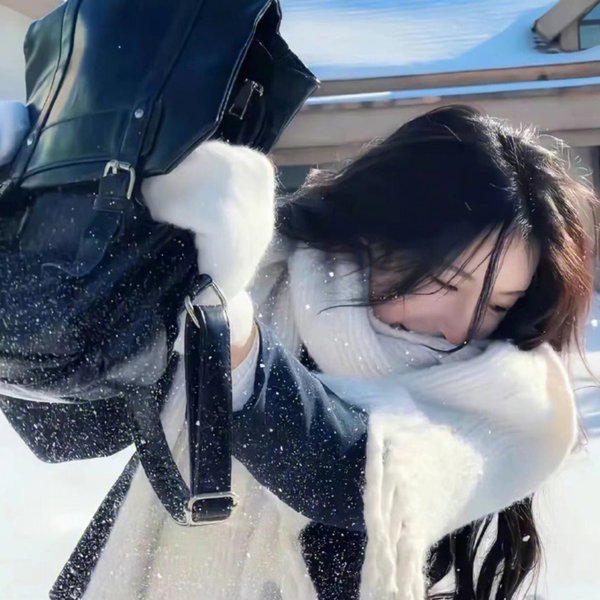 惊叫少女